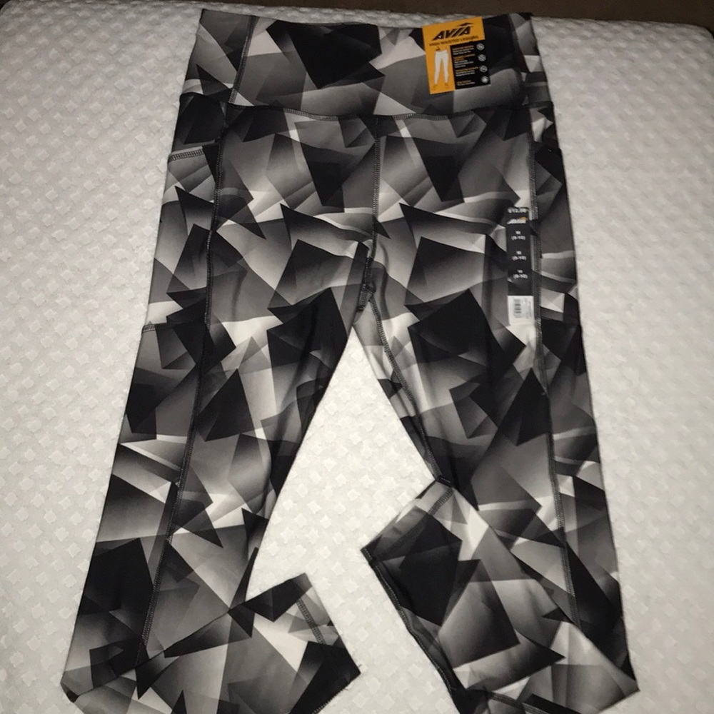 NWT Women’s Avia high waisted leggings spandex M